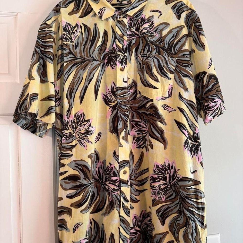 Volcom Button Down